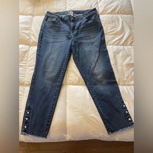 Plus size ankle jeans